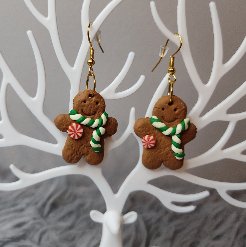 🎄Gingerbread Boy Christmas Holiday Earrings Green white Scarf & red Peppermint